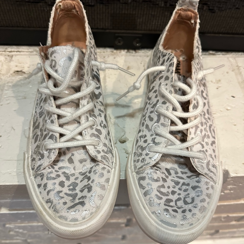 Slip-On sneakers